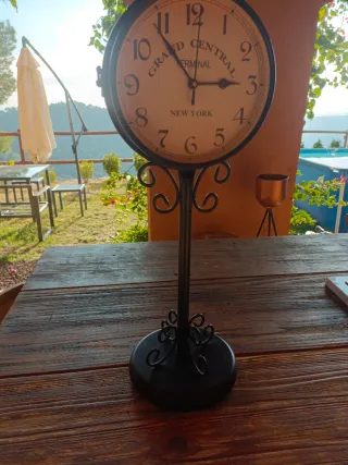 Reloj sobremesa estilo estación tren