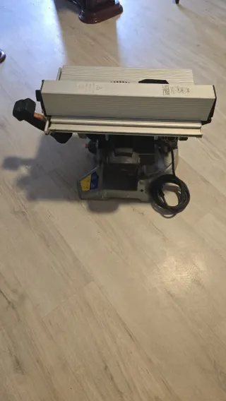 Sierra ingletadora Virutex TM 33L