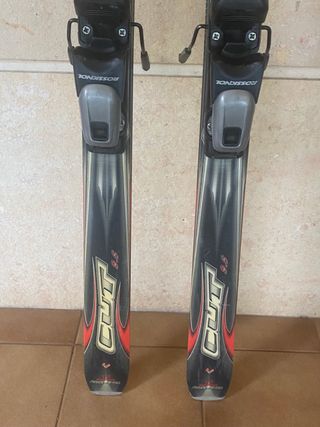 Esquís Rossignol con fijaciones