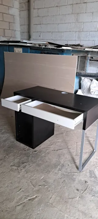 Escritorio moderno madera y metal