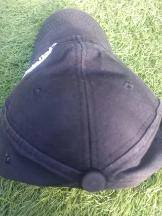 Gorra Adidas Negra Logo Blanco Tejido