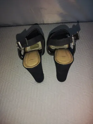 Sandalias de tacón negras