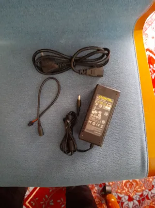 Adaptador de corriente MCMANIPOW