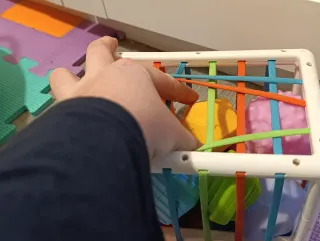 Cubo de formas para bebés 6 bolas de silicona y 6