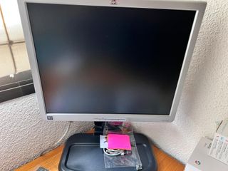 Monitor HP 1740 Plata