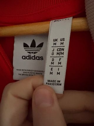 Chaqueta Adidas Roja con Rayas Blancas