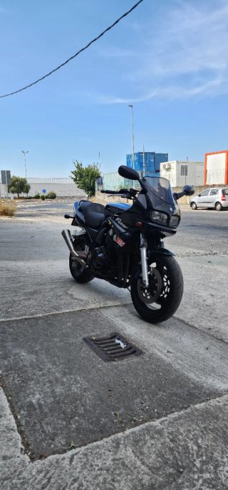 Yamaha FZS600