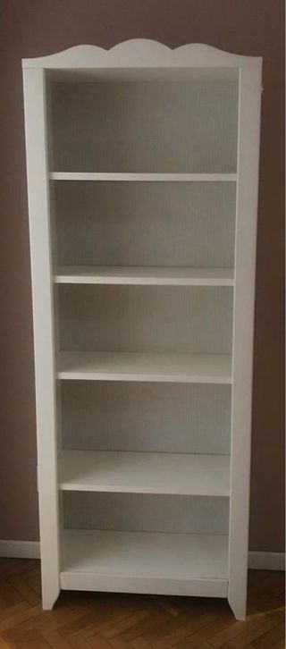 Estantería blanca de madera