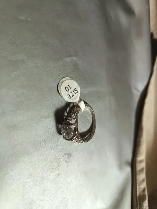 Anillo de lujo con circonita