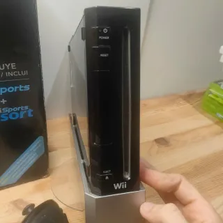 Nintendo Wii + Wii Sports Resort Pack