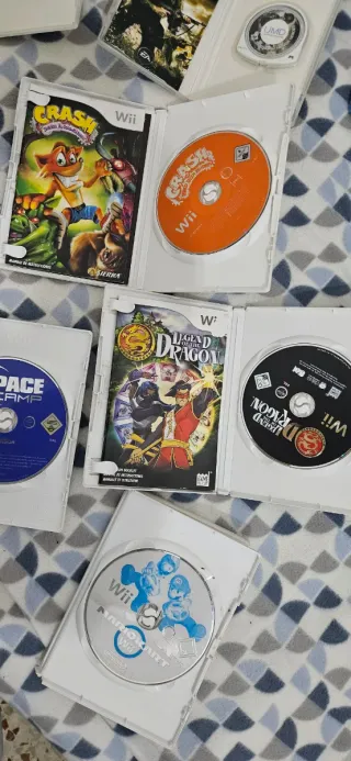 Lote Videojuegos Wii y PSP: FIFA, Crash, Mario