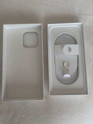 Caja iPhone 16 Pro Max