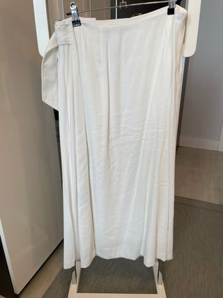Falda midi Massimo Dutti color blanco roto