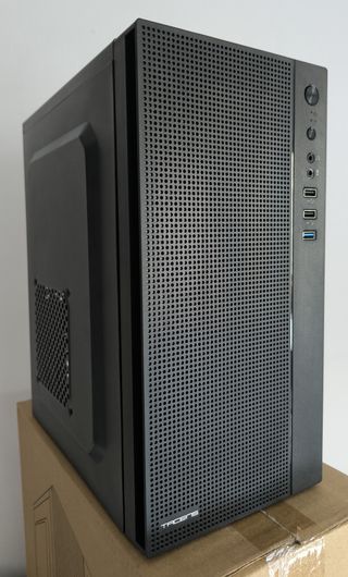 PC INTEL / 8GB RAM / ADOBE ILLUSTRATOR + OFFICE 24