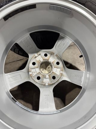 Llantas Audi con Neumáticos.