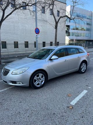 Opel Insignia 2013 PERFECTO ESTADO CON PEGATINA