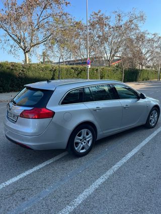 Opel Insignia 2013 PERFECTO ESTADO CON PEGATINA