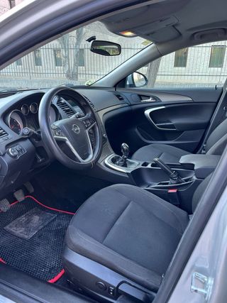 Opel Insignia 2013 PERFECTO ESTADO CON PEGATINA