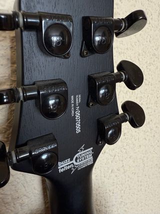Washburn WV60 - Guitarra eléctrica negra.