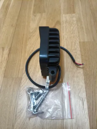 Faro LED 64W IP68 Flood 9-32v