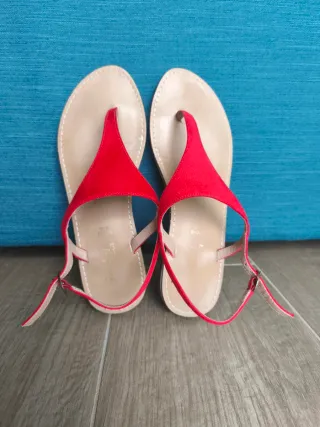 Sandali rossi con cinturino