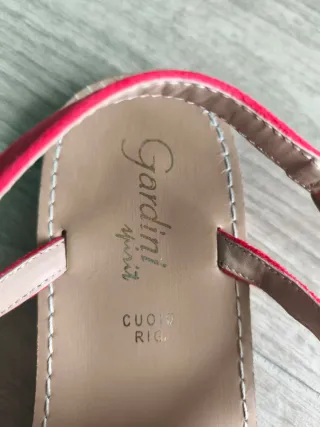 Sandali rossi con cinturino