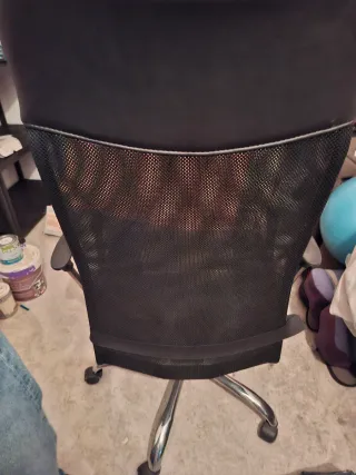 Silla de oficina ergonómica negra