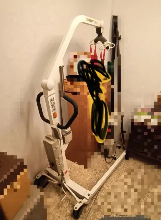 Grúa para levantar y trasladar pacientes