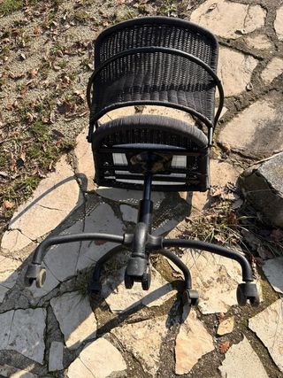 Silla de escritorio Ikea mimbre negra