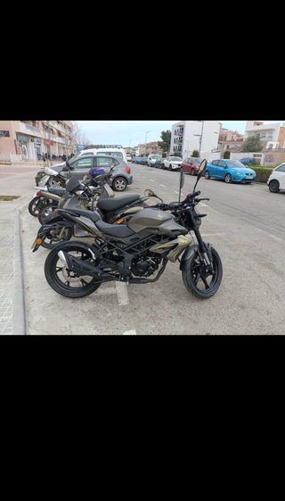 Moto Benelli BN 125 2024