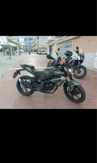 Moto Benelli BN 125 2024