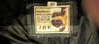 Chaqueta de Piel Negra Corte Chopped