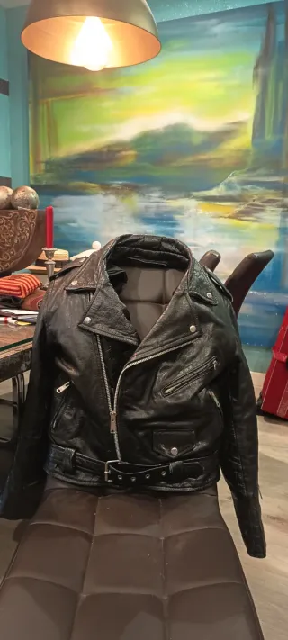 Chaqueta de Piel Negra Corte Chopped