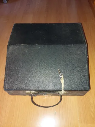 Máquina de escribir Olympia Antigua