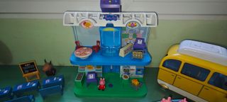 Peppa Pig: Tienda, escuela y monovolumen