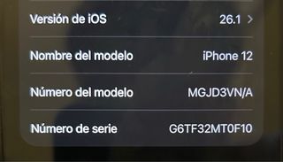 iPhone 12 Rojo - Parte trasera rota