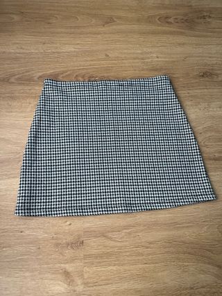 Falda de cuadros blanco y negro