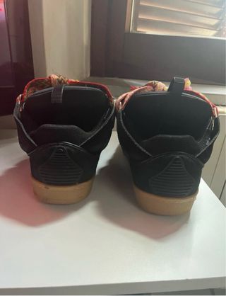 Scarpe Lanvin la linguetta è aggiustata