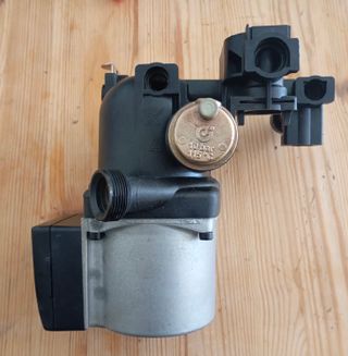 BOMBA CALDERA SAUNIER DUVAL UP 15 50 A0