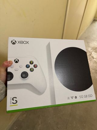 Xbox Series S Blanca com un mando 512GB