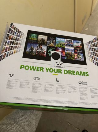 Xbox Series S Blanca com un mando 512GB