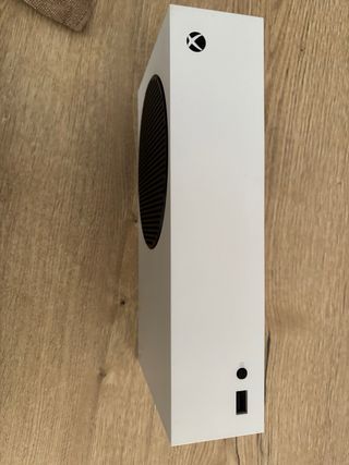 Xbox Series S Blanca com un mando 512GB