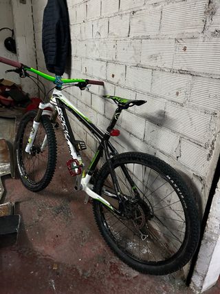 Bicicleta Rock Machine full fibra de carbono