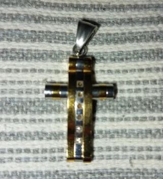 Colgante Cruz Dorado y Plateado.