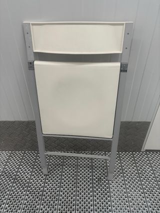 Silla plegable blanca