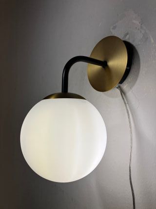 Lampada parete nero/ottone vetro bianco