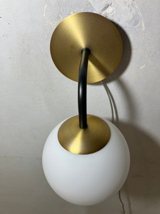 Lampada parete nero/ottone vetro bianco