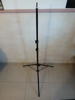 Trípode negro para aro de luz LED