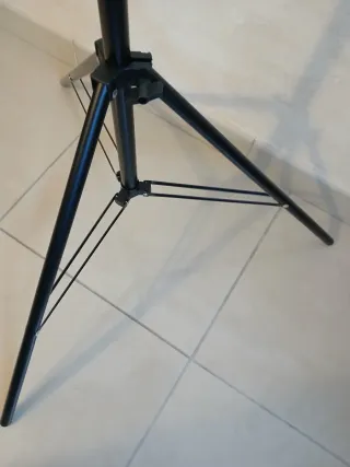 Trípode negro para aro de luz LED