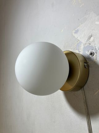 Lampada parete metallo oro vetro bianco